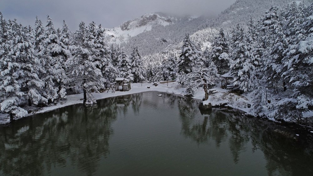 Limni Gölü beyaza büründü 3