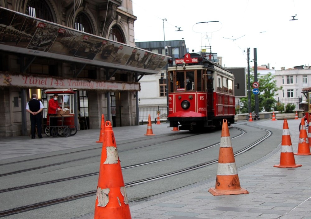 Nostaljik tramvay İstiklal Caddesi'nde seferlere başladı 6