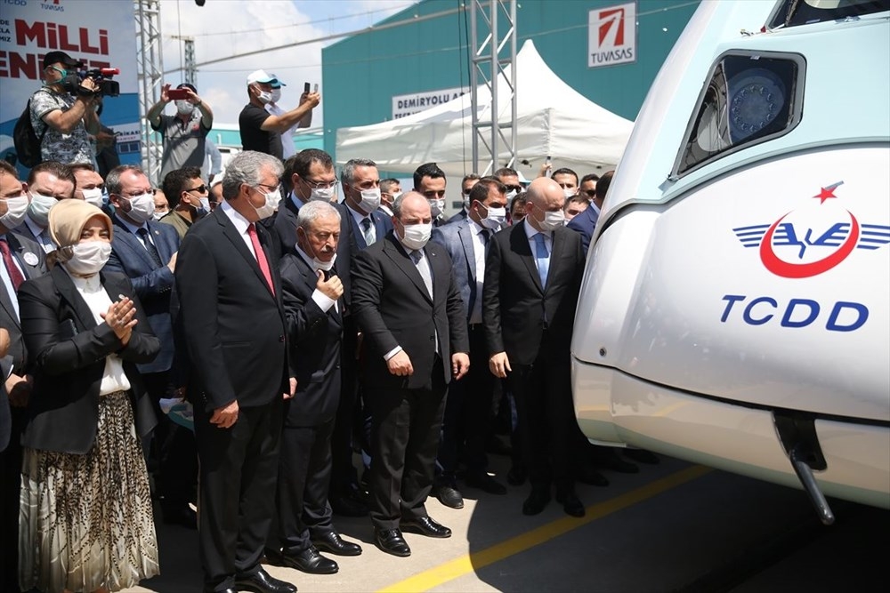 Türkiye'nin ilk yerli elektrikli treni raylarda 3