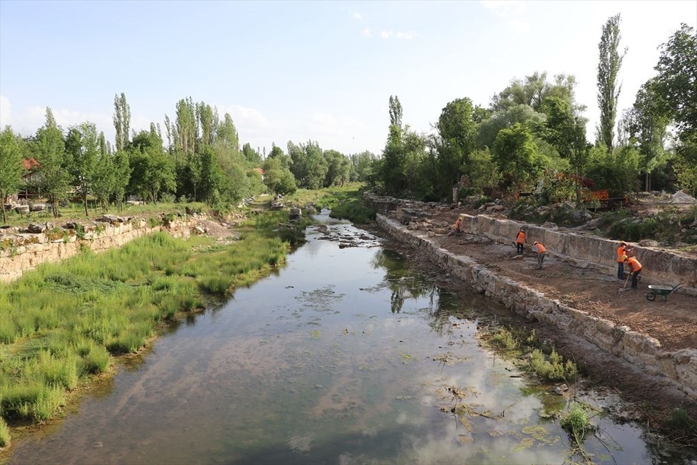 Aizanoi'nin ziyaretçileri nehirde kayıkla 'Antik Çağ'a yo 10