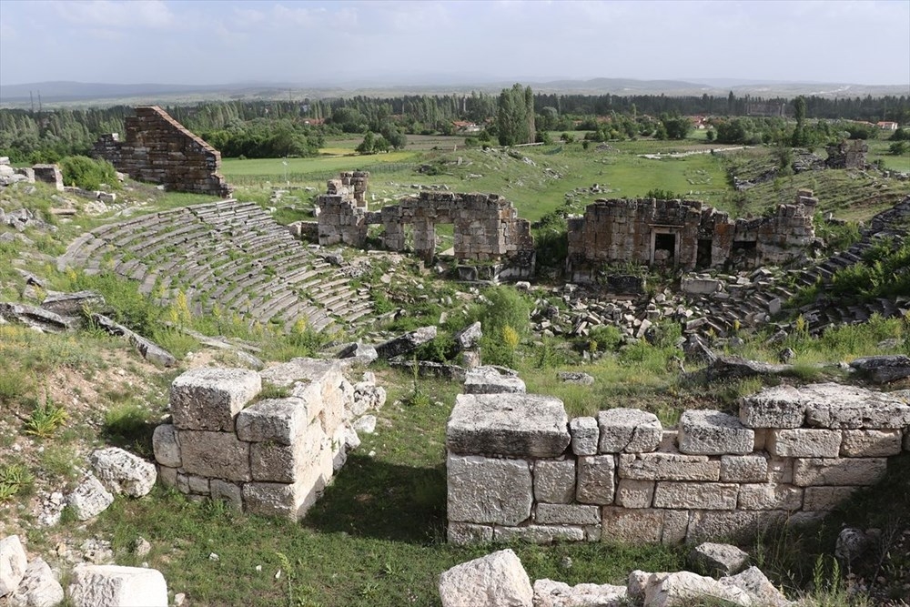 Aizanoi'nin ziyaretçileri nehirde kayıkla 'Antik Çağ'a yo 11