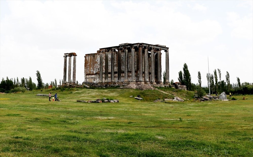 Aizanoi'nin ziyaretçileri nehirde kayıkla 'Antik Çağ'a yo 7