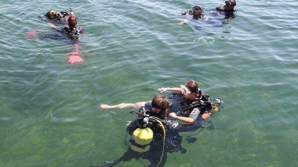 Down sendromlu milli sporcular Beyşehir Gölü'nde dalış yaptı 1
