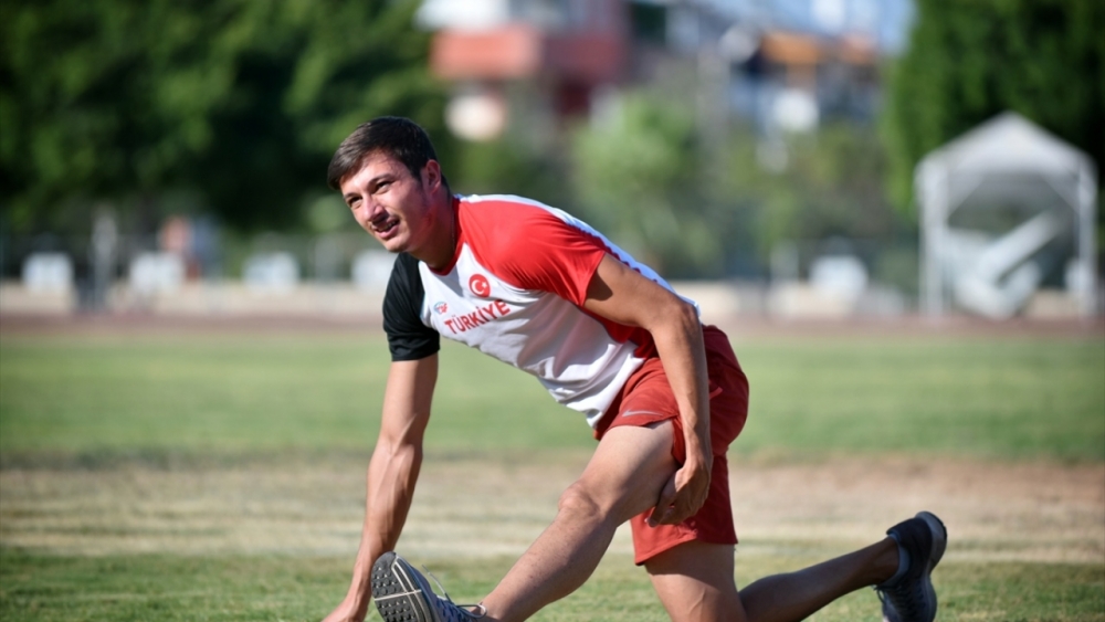 Rekortmen atlet Mikdat Sevler'in gözü olimpiyat madalyasında 3