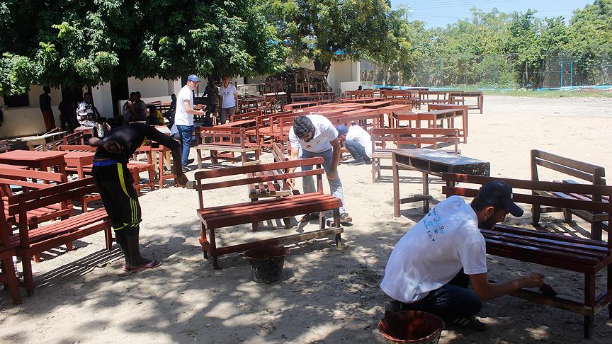 TİKA'nın gönüllü elçileri Somali'de yetimhane onardı