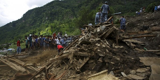 Nepal’de toprak kayması