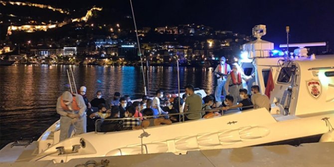 Antalya'da bir teknede 120 sığınmacı yakalandı