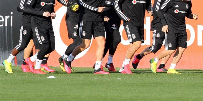 Beşiktaş, eski Fenerbahçeli futbolcu ile sözleşme imzaladı