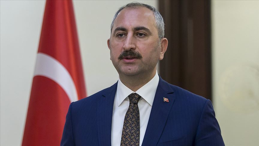 Adalet Bakanı Gül, canlı yayında soruları yanıtladı