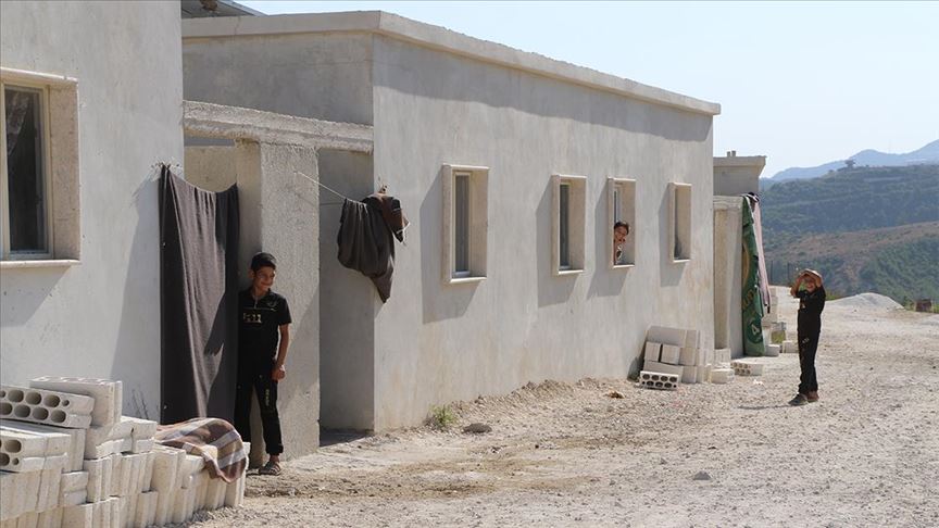 İHH İdlib’de yetim ailelerine 50 ev teslim etti