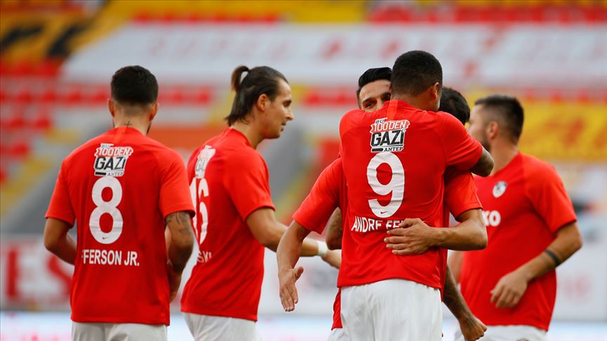 Gaziantep FK'nin maçlarında uzatma dakikaları gollü geçiyor