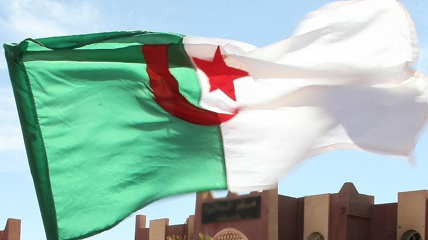 Cezayir Fransa'dan direnişçilerin kafataslarını ve ulusal arşivini istedi