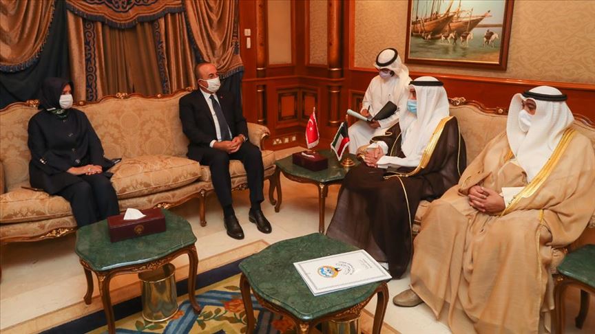 Dışişleri Bakanı Çavuşoğlu taziye ziyareti için Kuveyt'te