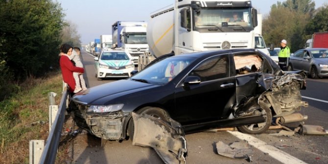 Anadolu Otoyolu'nda kaza: 2 yaralı