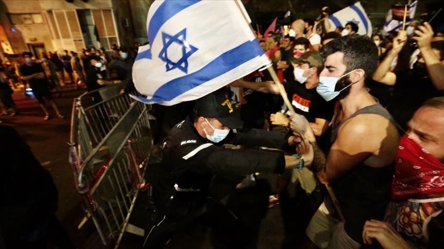 Tel Aviv'deki Netanyahu karşıtı gösteriler kısıtlamalara rağmen sürüyor