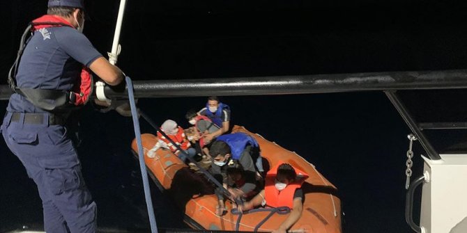 Urla açıklarında çok sayıda sığınmacı yakalandı