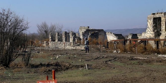 Ermenistan ateşkese rağmen Azerbaycan'ın sivil yerleşim birimlerine saldırılarını sürdürüyor