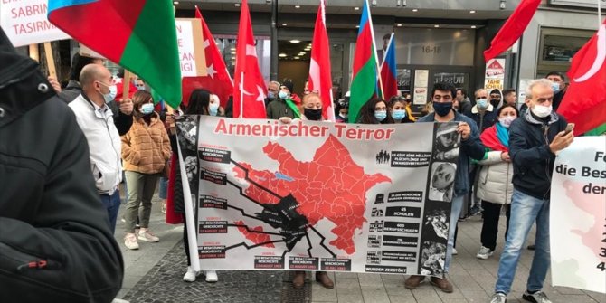Almanya'da yaşayan Türklerden Azerbaycan'a dev destek