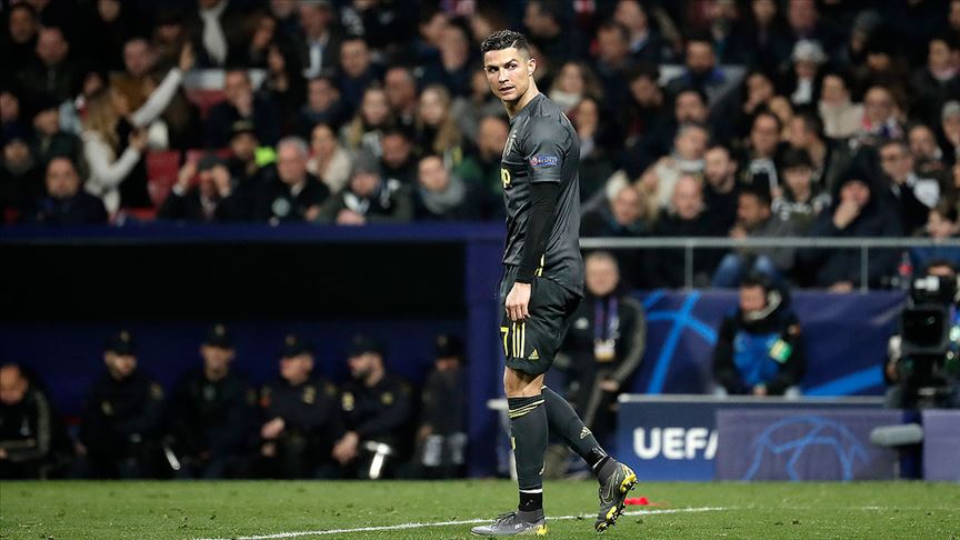 Cristiano Ronaldo'nun Kovid-19 testi pozitif çıktı