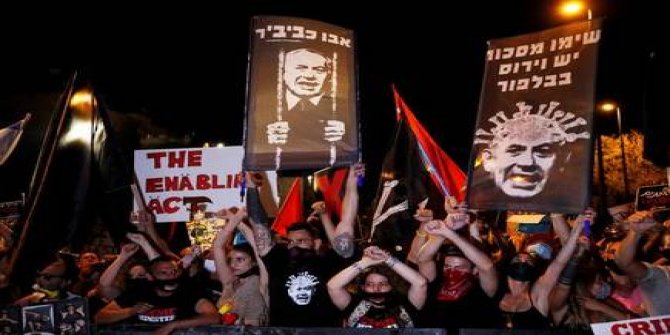 İsrail'de kısıtlamalar kaldırılınca Netanyahu karşıtları sokaklara döküldü