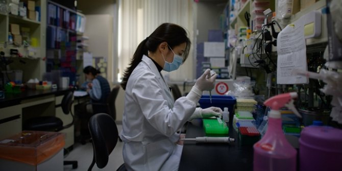Güney Kore'de, şüpheli ölümlere rağmen grip aşısı programı sürecek