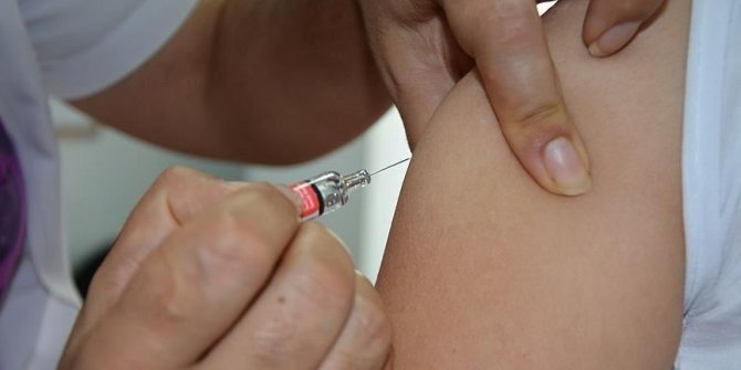 Kovid-19 aşısı Sakarya ve Kocaeli'de gönüllülere uygulanmaya başlandı