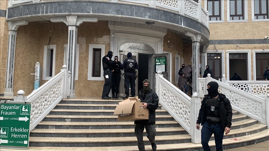 Diyanet İşleri Başkanı Erbaş'tan Berlin'deki camiye yapılan polis baskınına kınama