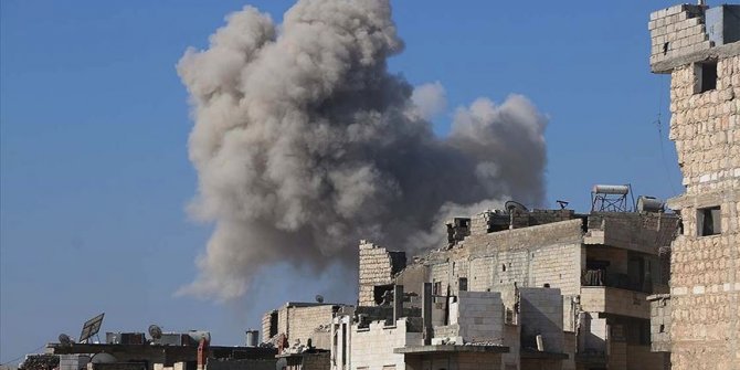 Rus savaş uçakları İdlib'de Suriye Milli Ordusu güçlerini vurdu: Çok sayıda asker hayatını kaybetti