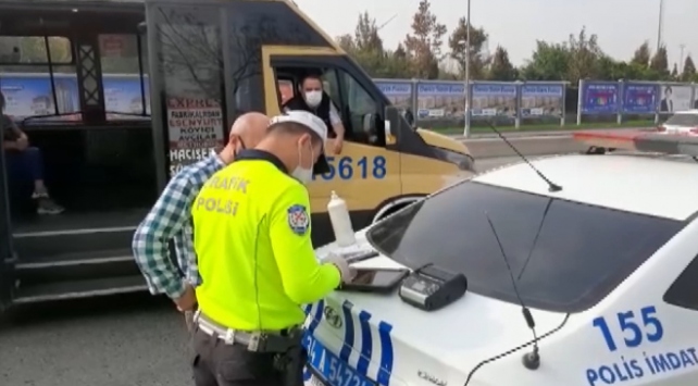 İstanbul'da tedbirlere uymayan 15 minibüs şoförüne ceza kesildi