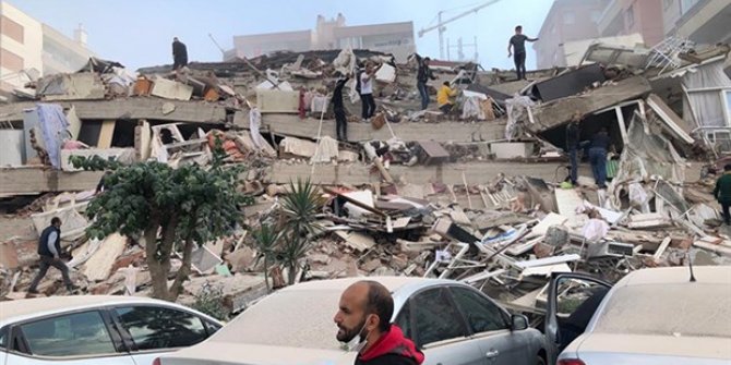Depremde hayatını kaybedenlerin sayısı artıyor