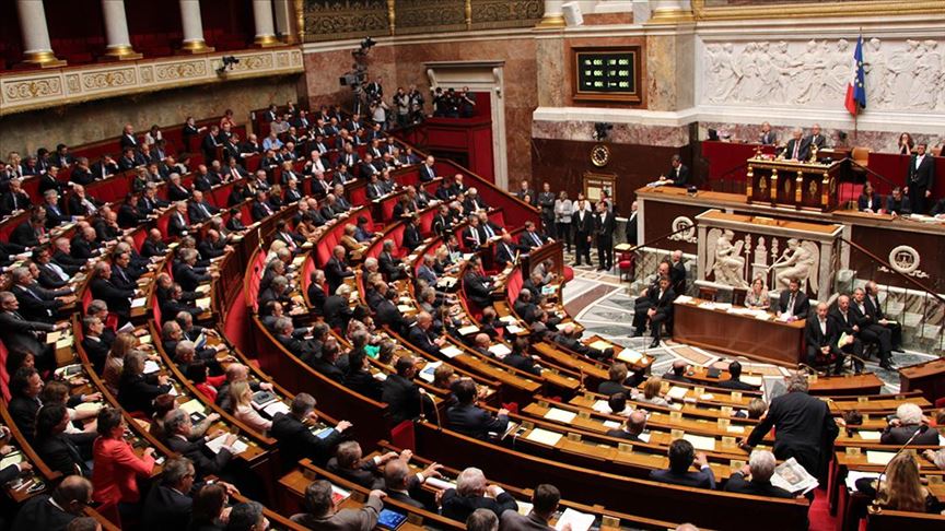 Fransa'da tartışmalı güvenlik yasa tasarısı mecliste kabul edildi