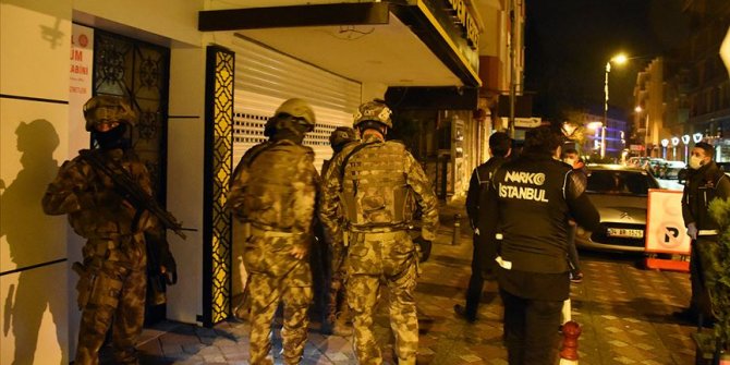 İstanbul'da uyuşturucu satıcılarına yönelik eş zamanlı operasyonda çok sayıda şüpheli yakalandı