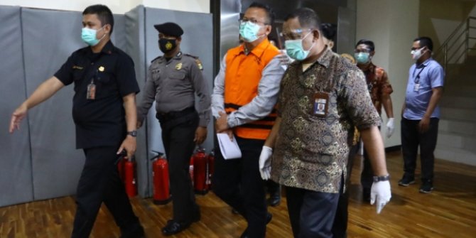 Yolsuzluk iddiaları üzerine Endonezyalı bakandan istifa