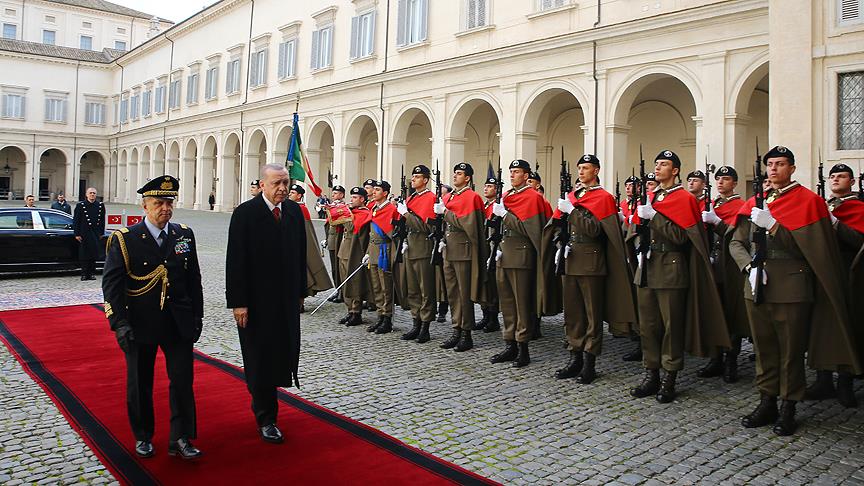 Cumhurbaşkanı Erdoğan Roma'da resmi törenle karşılandı