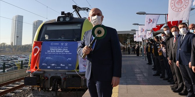 Türkiye'den Çin'e gidecek ilk ihracat treni İstanbul'dan uğurlandı