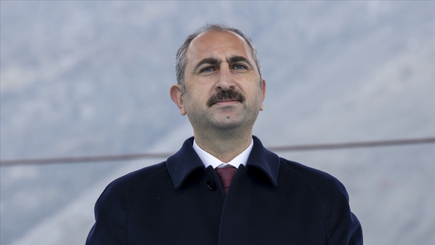 Adalet Bakanı Gül: Adalet Bakanının hakim, savcı cübbesi yoktur