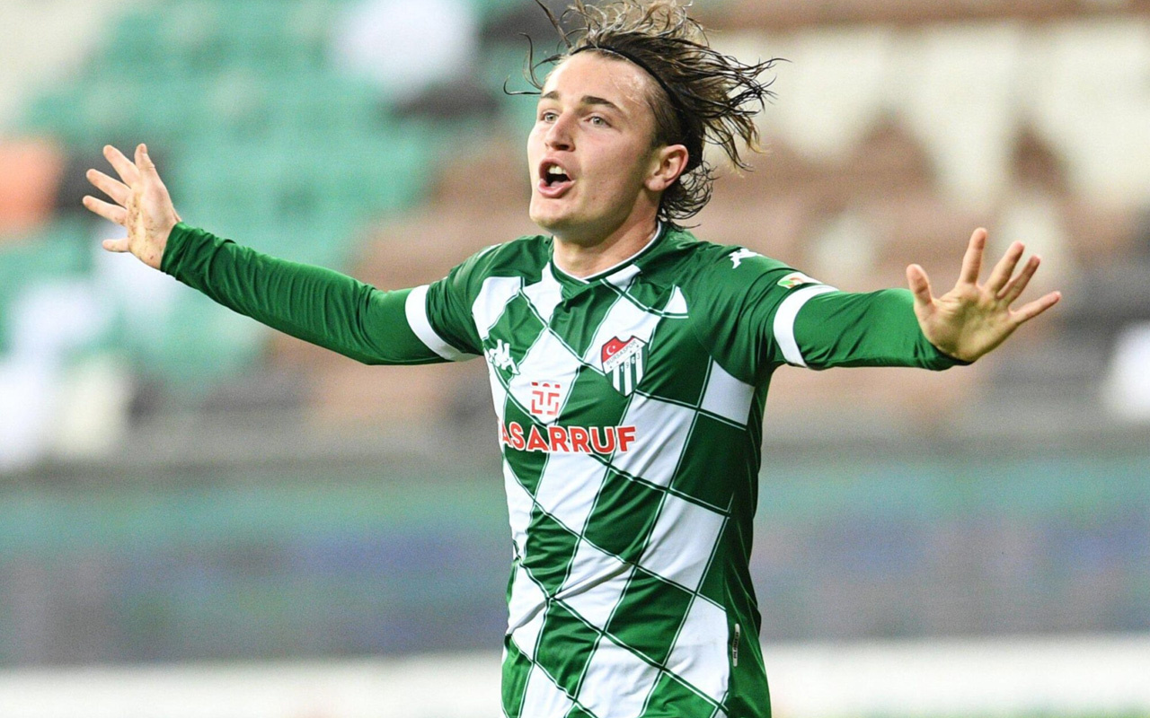Bursaspor ile Ali Akman sözleşmesini karşılıklı olarak feshetti