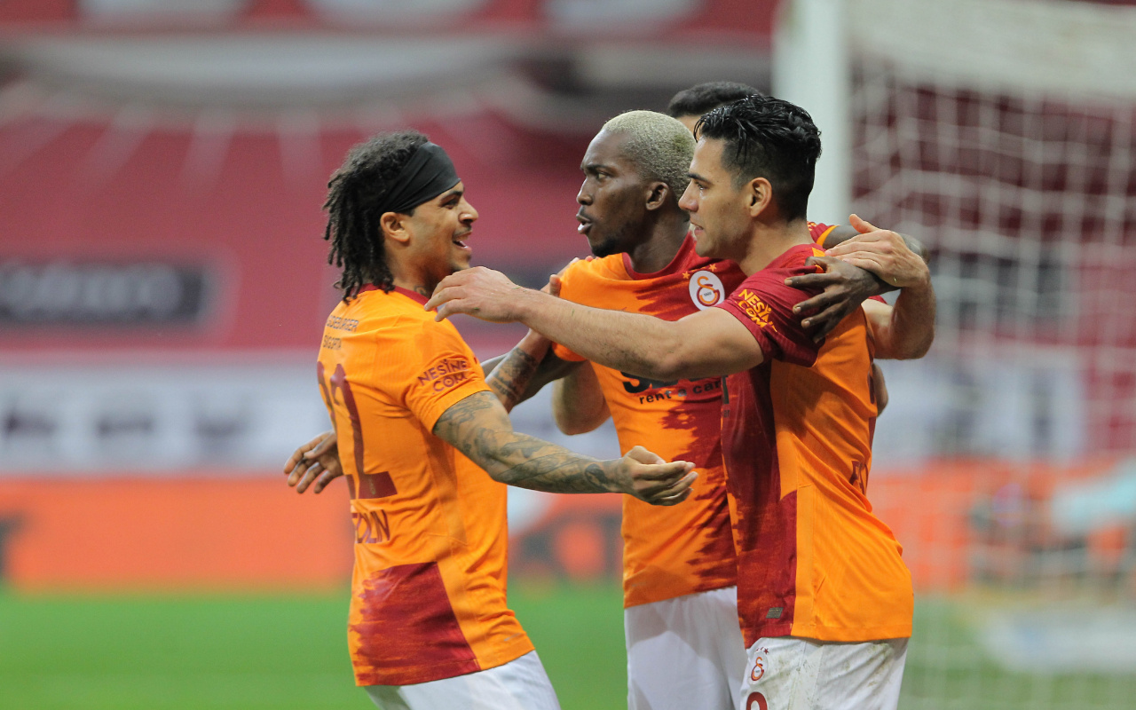 Galatasaray'da Falcao şoku ve Muhammed sürprizi