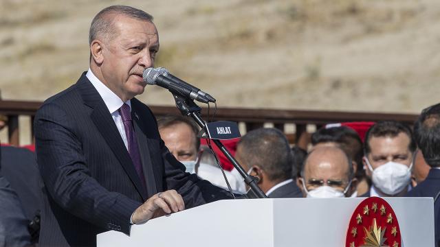 Erdoğan: "Malazgirt tarihin tozlu raflarındaki sıradan bir zafer değildir"