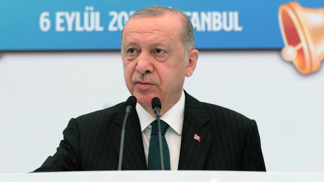 Erdoğan: Yüz yüze eğitimi devam ettirmekte kararlıyız