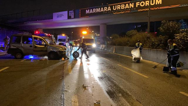 Bayrampaşa'da trafik kazası: 1'i ağır 3 yaralı