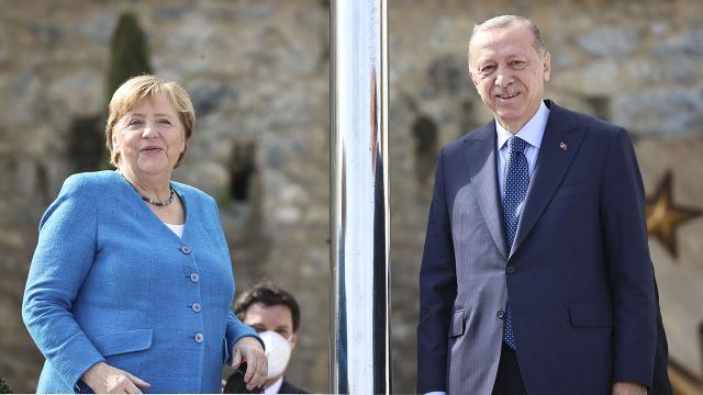 Veda ziyareti! Erdoğan ve Merkel'den kritik görüşme