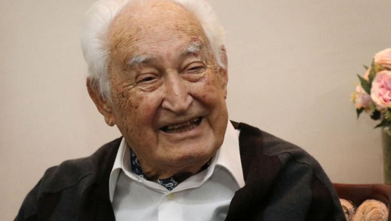 Eski Milli Eğitim Bakanı Orhan Oğuz hayatını kaybetti