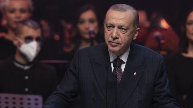 Erdoğan: Kadını erkeği ile güçlü Türkiye'yi inşa etmekte kararlıyız