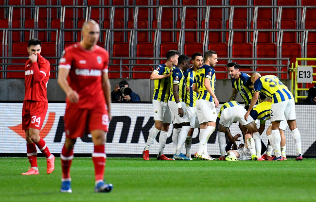 Fenerbahçe 3 puana 3 golle aldı