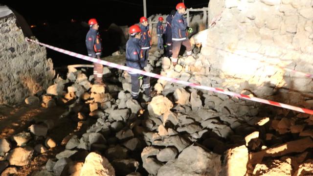 Erzurum'daki depremde 45 evde ağır hasar oluştu