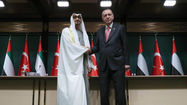 Cumhurbaşkanı Erdoğan ve BAE Prensi Zayed imzayı attı!
