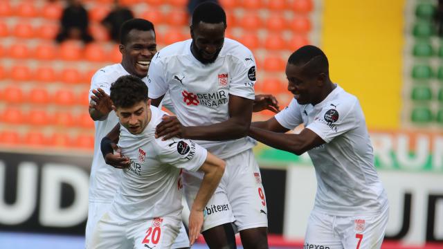 Sivasspor Alanya'da tek golle kazandı