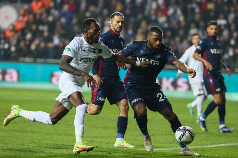 Trabzonspor, İzmir'de pes etmedi!