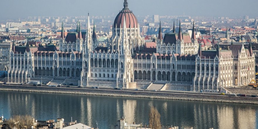 Macaristan'da OHAL uzatılıyor